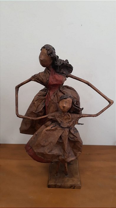 Escultura Mãe com filha/ Alice Mascarenhas - MG