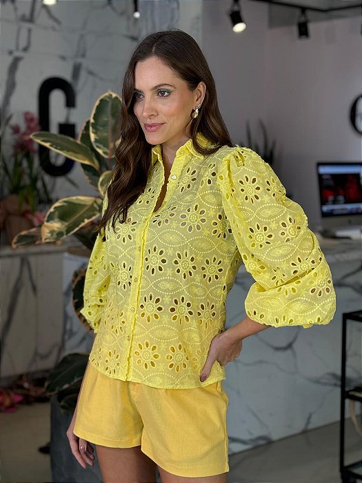 Camisa Feminina Princesa Laise Super Bordada Manga Bufante Amarela