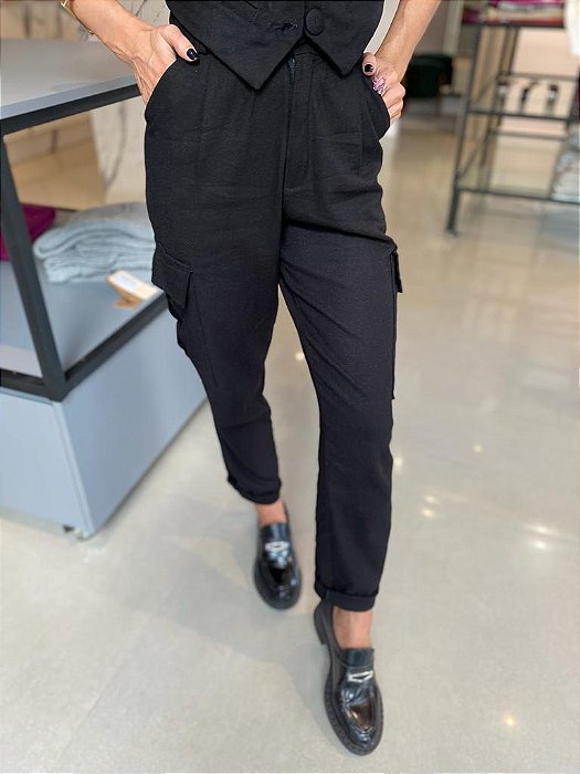 Calça Feminina Reta Alfaiataria Cargo Bruna Preta