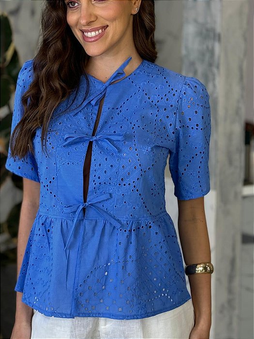 Bata Feminina Maria Laise Bordada Azul Celeste