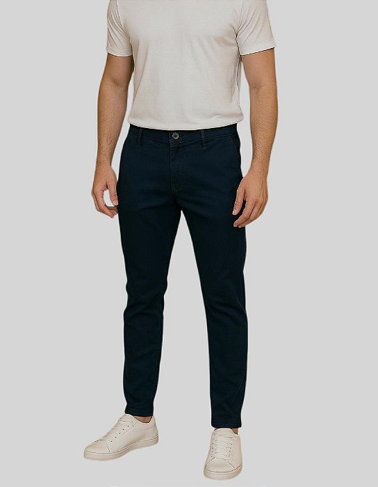 Calça Masculina de Sarja Sport Fino com Bolso Embutido Azul Marinho
