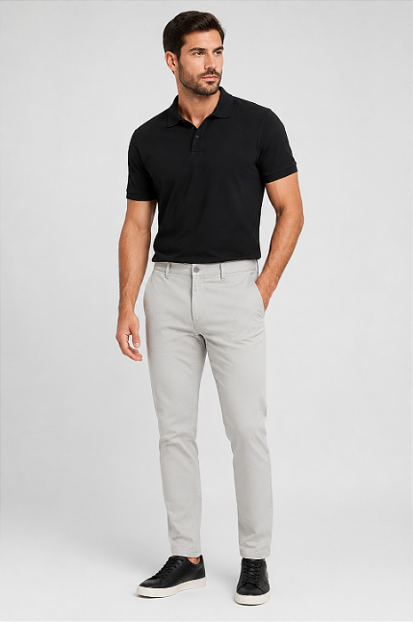 Calça Masculina de Sarja Sport Fino com Bolso Embutido Gelo