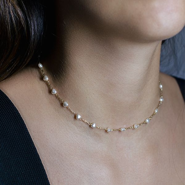 Colar mini Pérolas em Coração - Banhado Ouro 18k