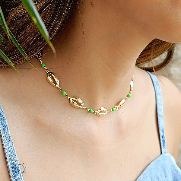 Choker Yara c/ pingentes em búzios - Banhado a Ouro 18k