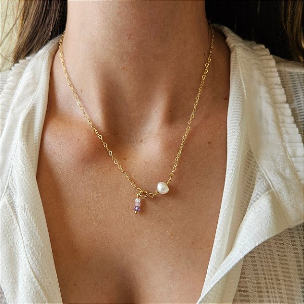 Colar Lana com pérola natural e pedrinhas de zircônias coloridas- Banhado a Ouro 18k