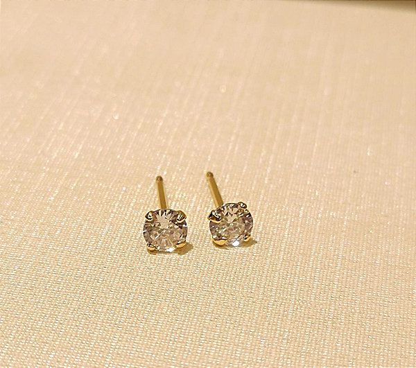 Brinco Ponto de luz - Banhado a Ouro 18k