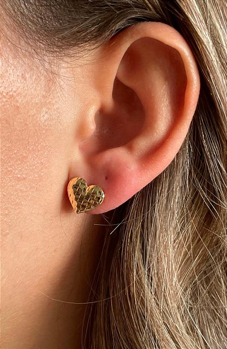 Brinco coração detalhado - Banhado a Ouro 18k