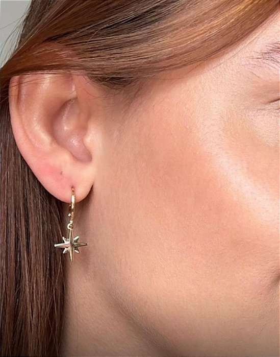 Brinco estrela de 8 pontas - Banhado a Ouro 18k