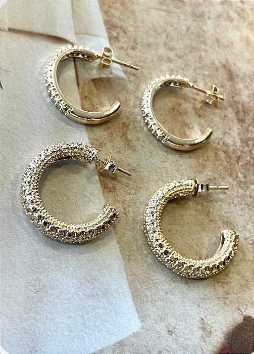Brincos Luxo - Escolha entre as duas opções - Banhado a Ouro 18k
