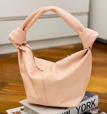 Bolsa de Couro legítimo  / cor: organza  /  inspiration   - 100% couro / Feita no Brasil