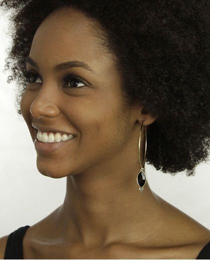 Maxi brinco dourado com pedra preta Malibu