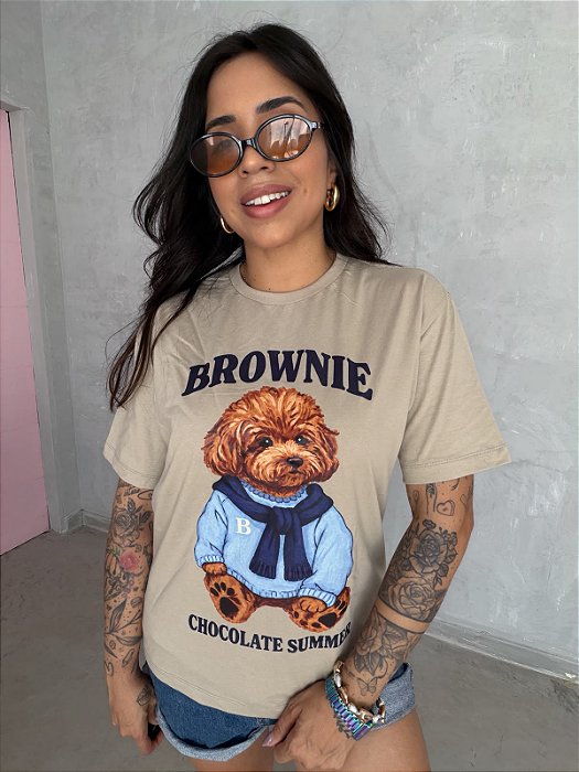 T-SHIRT OVER BROWNIE