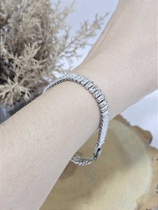 Pulseira Riviera Navetes de Zircônia, Fecho Relógio em Aço Inoxidável