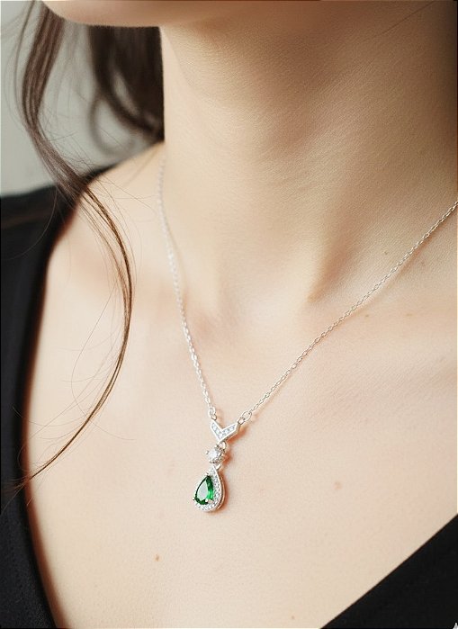 Colar Gota de Zircônia Cravejada em Prata 925