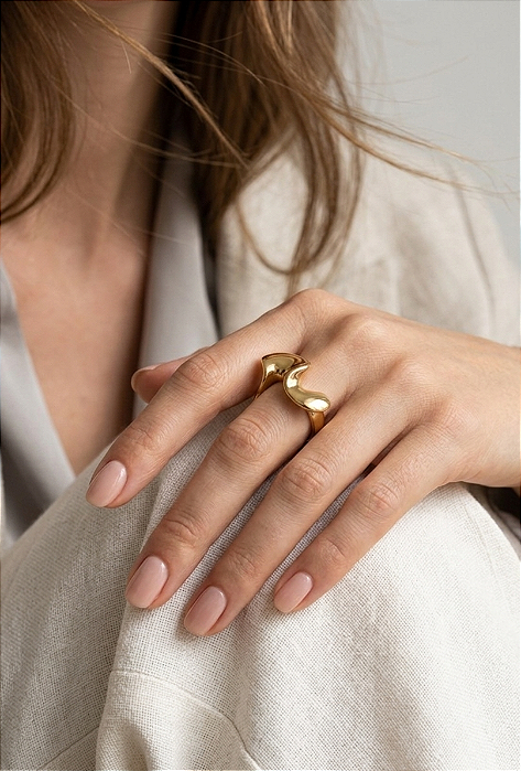 Anel Abstrato Moderno em Aço Banhado a Ouro