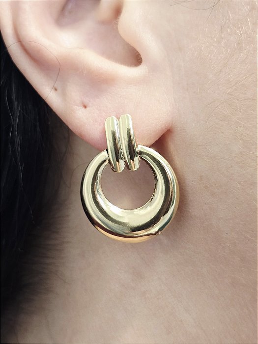 Brinco Orgânico Moderno em Aço Banhado a Ouro