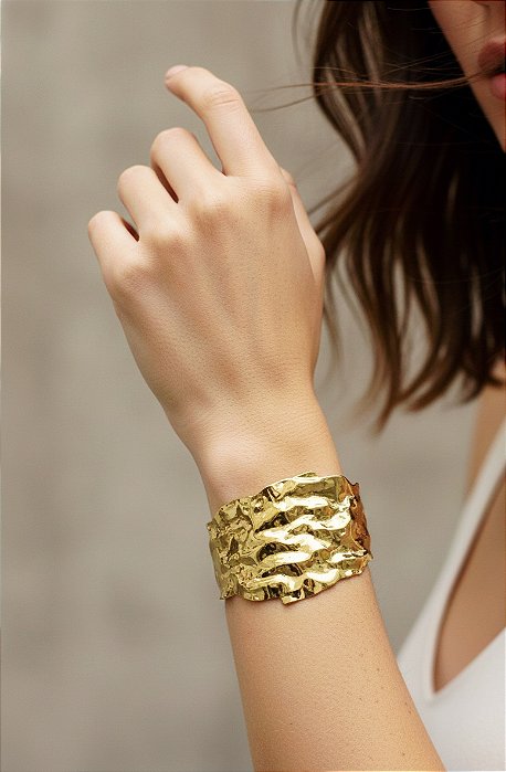 Bracelete Rígido Texturizado Banhado a Ouro Aço Inox