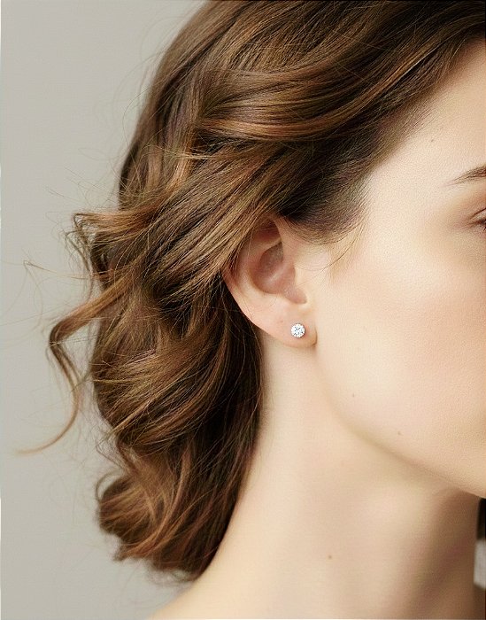 Brinco Ponto de Luz 4mm em Prata 925