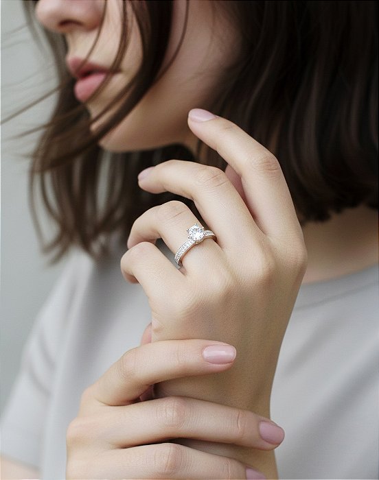 Anel Solitário Luxuoso em Prata 925