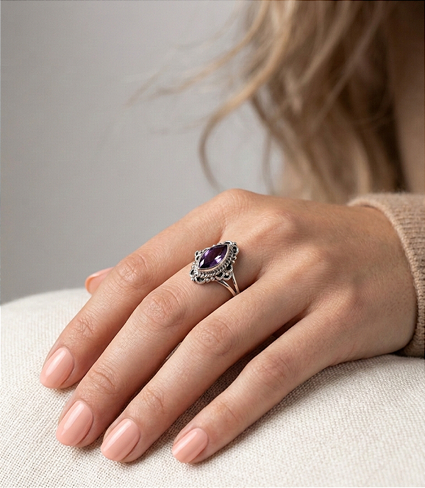 Anel Bali Navete com Ametista em Prata 925