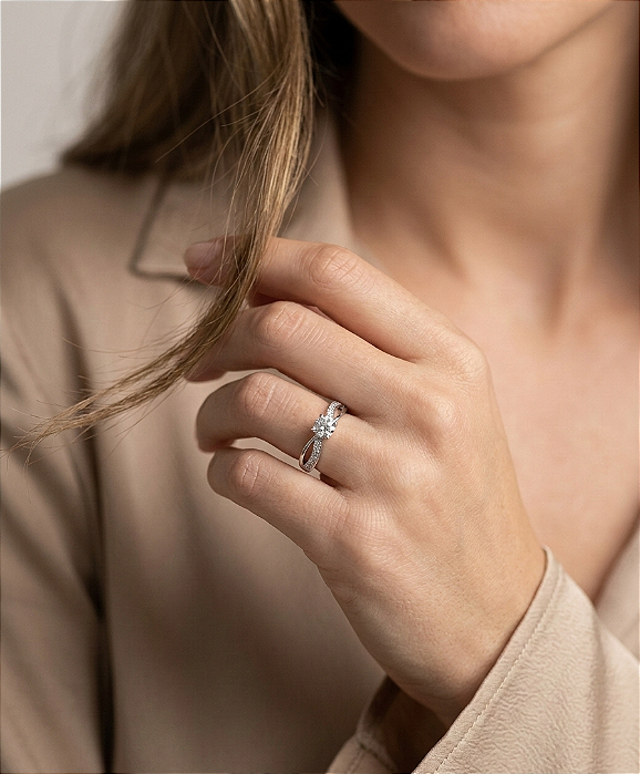 Anel Solitário Infinito em Prata 925 com Zircônias