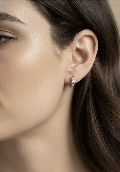 Argola Click Bold em Aço Inoxidável com Pontos de Luz