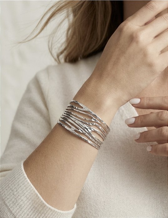 Bracelete Largo Orgânico Vazado em Aço Inoxidável 316L