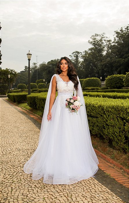 Vestido Juliana em Tule e Manga Capa