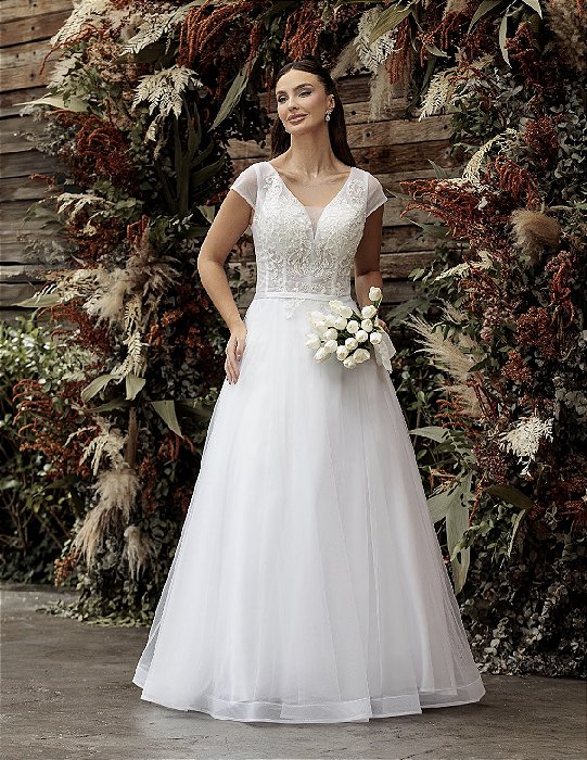 Vestido Longo Ester com Bordado e Manga Curta