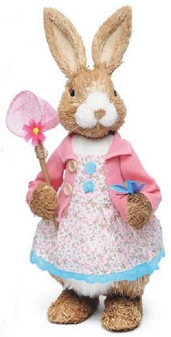 Coelha de Palha em Pé com Vestido Florido e Casaco Rosa Com Borboleta na Mão 40cm - Coleção Farmer Cromus