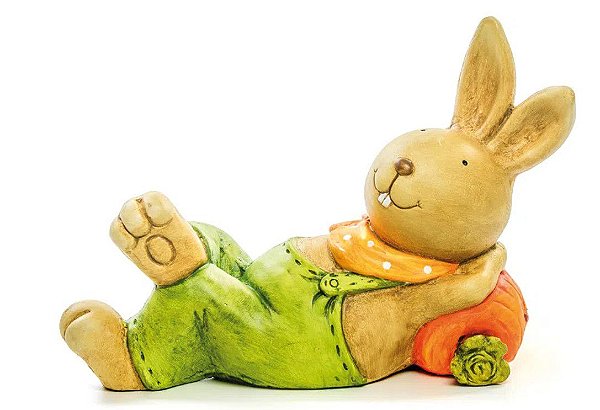 Coelho de Resina Deitado em Cenoura - Decoração Externa - Ref 1823037 Páscoa Cromus