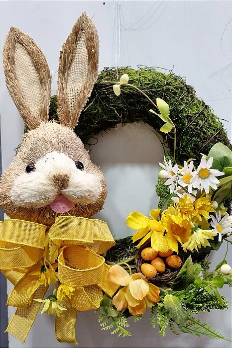 Guirlanda Decorativa de Páscoa Musgo com Coelho, Ninho e Flores Amarelas 45x38cm - Cromus