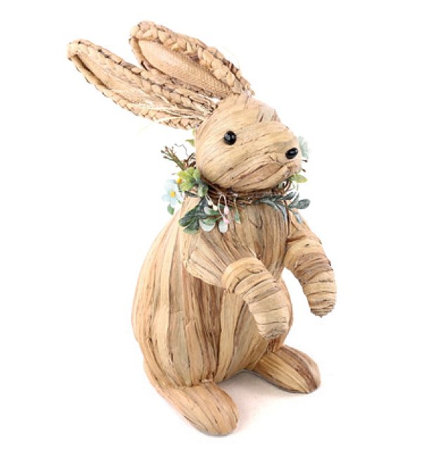 Coelho de Palha Trançada em Pé com Arranjo no Pescoço 40x23x15cm - Ref 1064687 Cromus