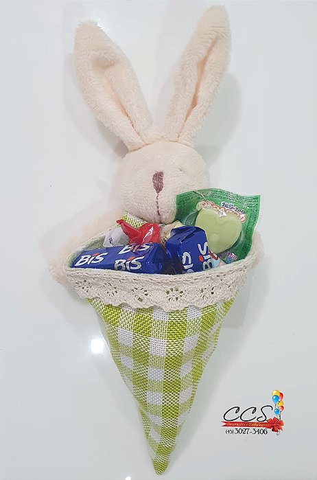Bolsinha Formato Cone Para Doces com Coelho Estampa Xadrez Verde 27x14cm - Ref 1721154 Cromus