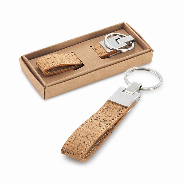 Chaveiro. Cortiça e metal.  Fornecido em caixa kraft. Cód.SPCG93145