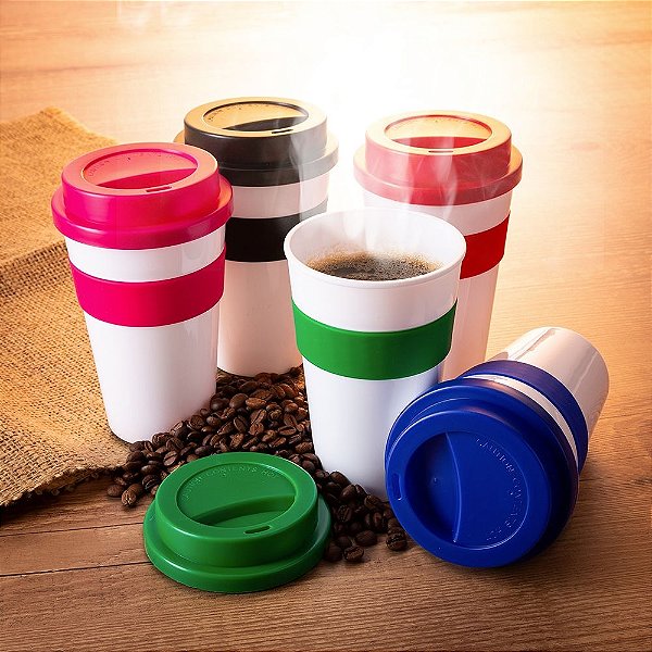 Copo plástico 480ml com tampa e detalhe colorido. SK 18541