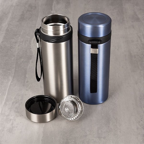 Garrafa Térmica 590 ml em Inox com infusor com encaixe de pressão e alça para remoção.  SK103010