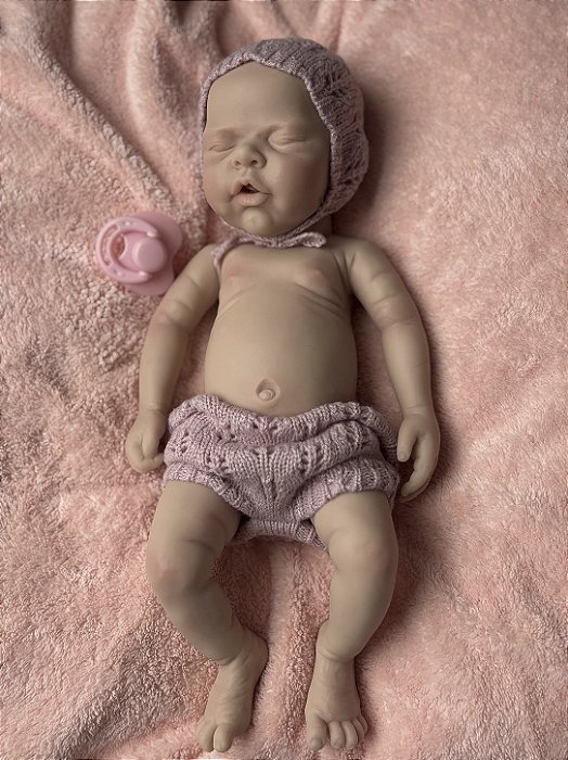 Bebê Reborn em silicone sólido 35cm
