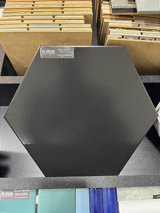Revestimento Hexagonal - Nero OM - 1 5287 - Atlas