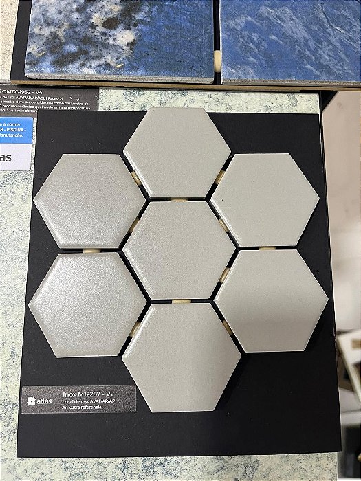 Pastilha de Porcelana Hexagonal - 5 cm - Inox - M - 12257- Atlas