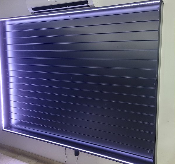 Expositor para loja com moldura e sistema de iluminação por calha bivolt ( controle de cores)- Fixar na Parede - Painel Canaletado slatwall 1,83x2,75m  - Sob medida consulte Whats (11) 94220-9117