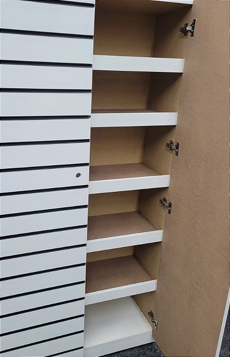 Armário prateleira ilha de venda  ( armazena e expões produtos ao mesmo tempo)  - Painel Canaletado MDF 18mm- 1,80 (A)x 90 cm (L)x35 cm (P) - outras medidas (11) 94220-9117