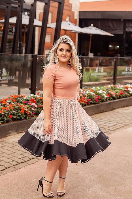 vestido de saia godê