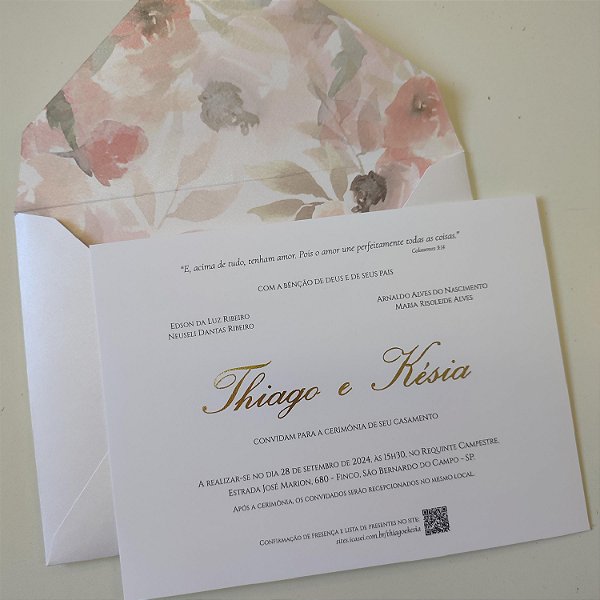 Convite Casamento c/ Envelope Forrado Coral com Metalizado