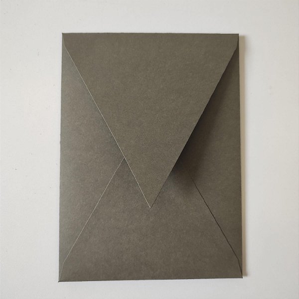 Envelope Vertical Verde Oliva