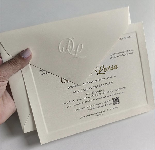 Convite Casamento Luxo Marfim com Relevo Seco Metalizado Dourado Borda Relevo