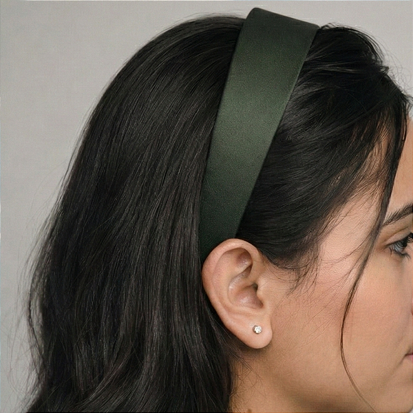 Tiara Flat de Cetim Verde Musgo