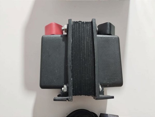 Auto Transformador Realbat 100W Bivolt ATR100
