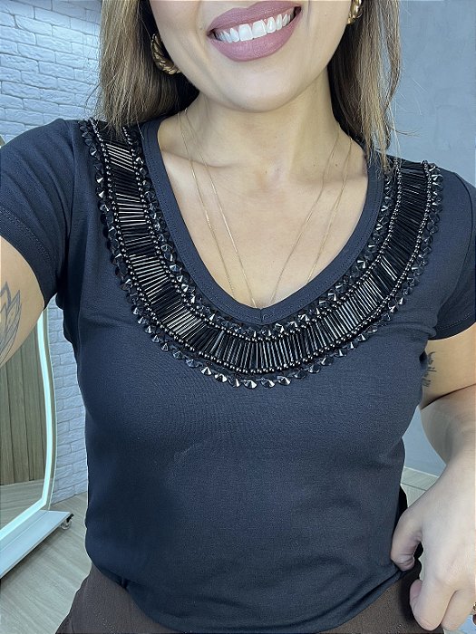 Tshirt Feminina Decote V Preto Samira