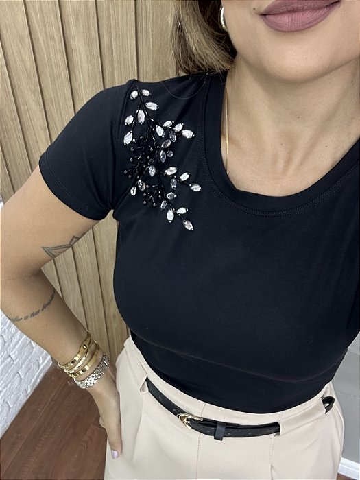 Tshirt Feminina Decote Redondo Preta Soraya